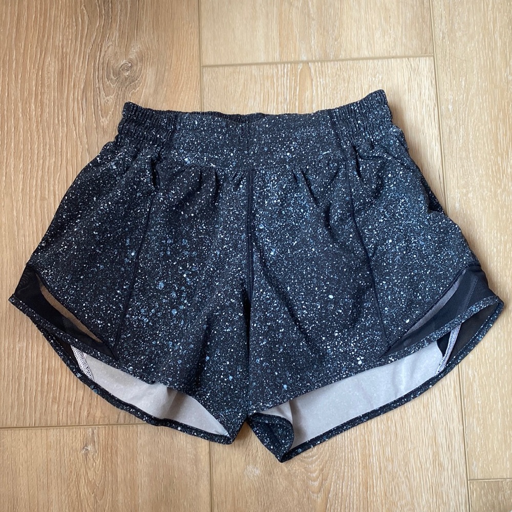Lululemon Hotty Hot Short